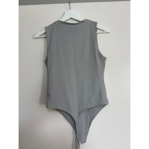 Vitality Tops - Vitality Bodysuit Large Grey Sleeveless Crew Neck Athletic Stretch Snap Closure